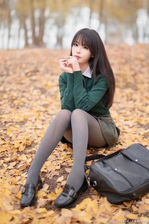 制服丝袜1,制服诱惑下的时尚演绎