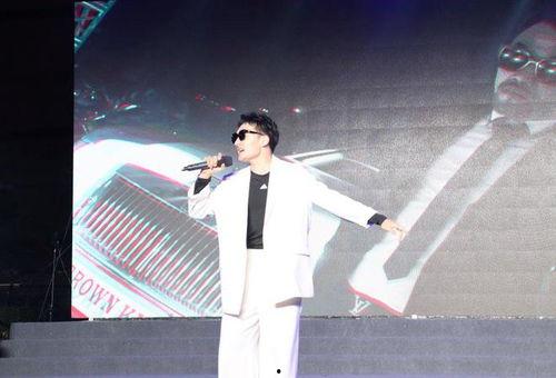 古亚鹏是明星吗,从明星之路到璀璨星辰